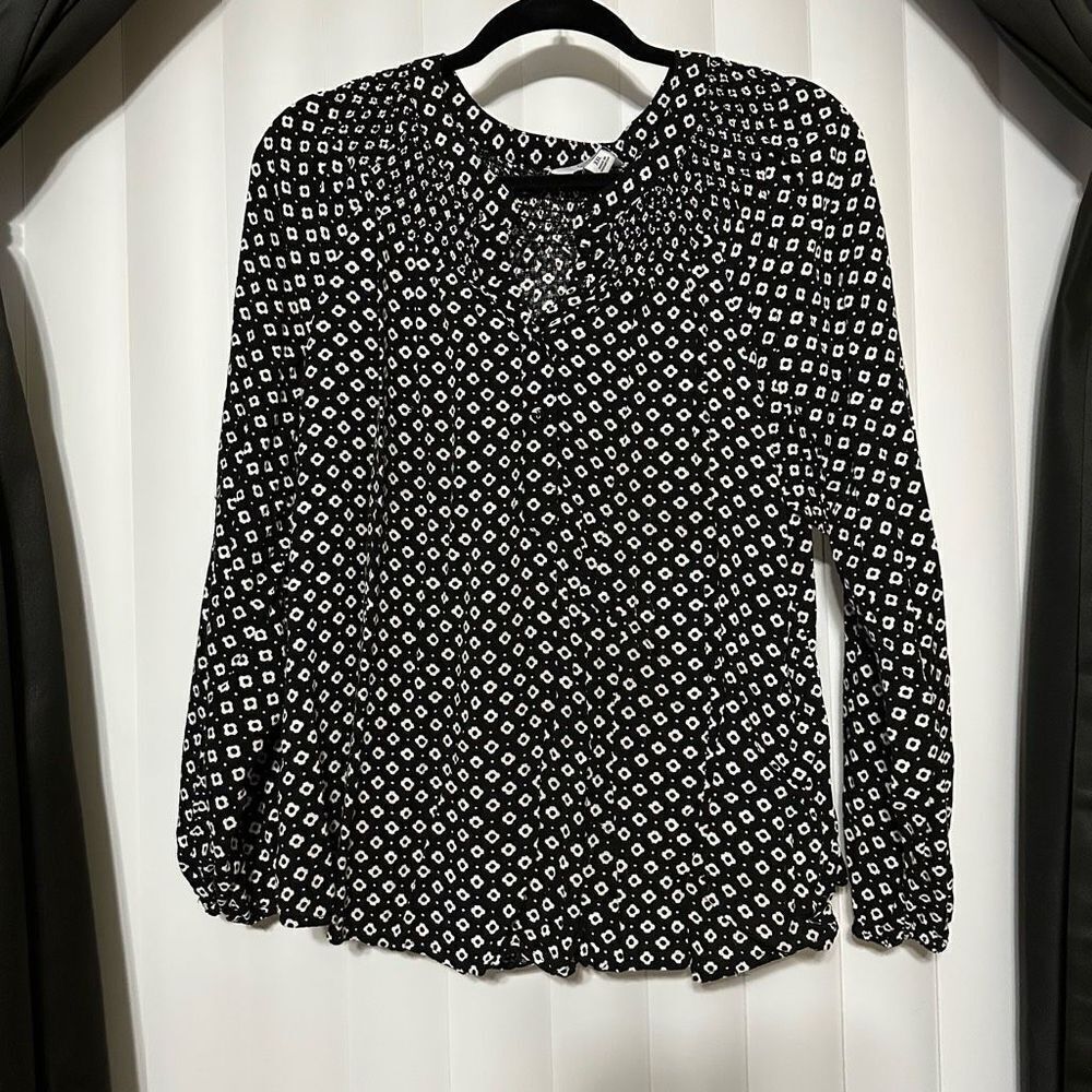 Croft and barrow black/white blouse